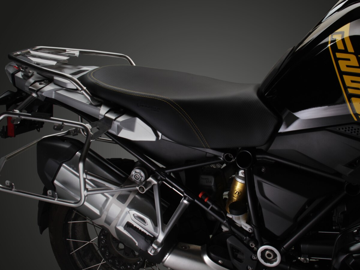 REolution Seat on BMW R 1200/1250 GSA Rallye Model.